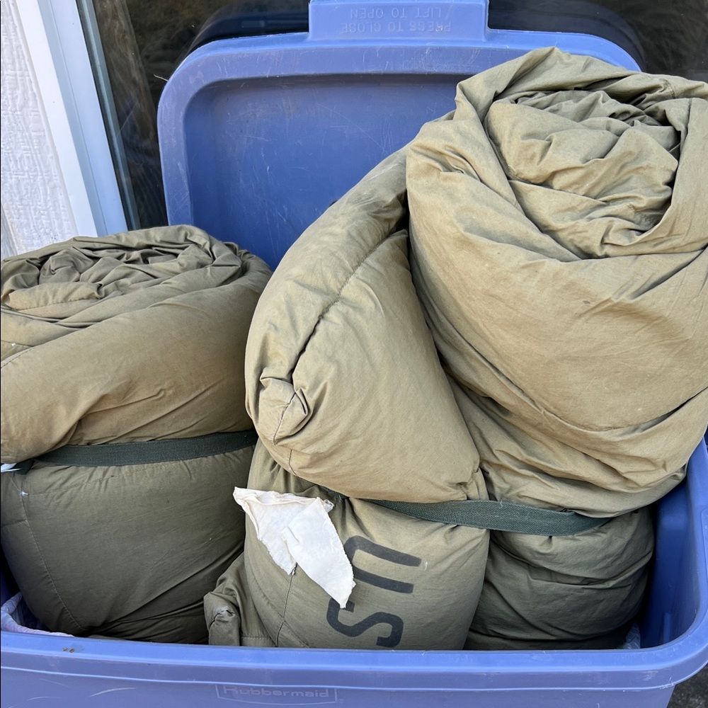 Military issued Down feather sleeping bag Green Below freezing